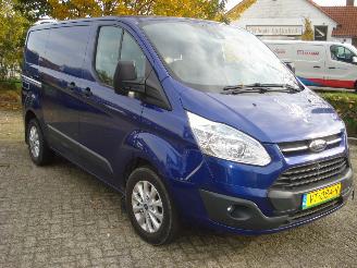 krockskadad bil bedrijf Ford Transit Custom 2.2TDCI 92 KW AIRCO 2016/2