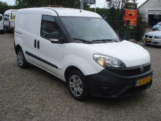 Vaurioauto  commercial vehicles Fiat Doblo 1.3-16V DIESEL AIRCO 2015/9