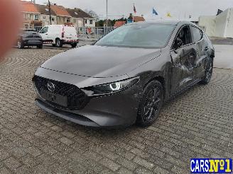 Coche accidentado Mazda 3  2020/11
