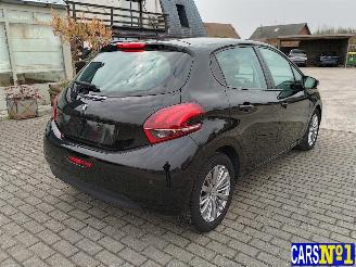 Peugeot 208  picture 4