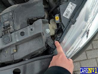 Peugeot 208  picture 11