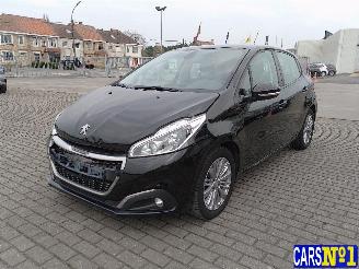 Coche accidentado Peugeot 208  2019/3