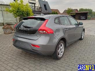 Volvo V-40  picture 4