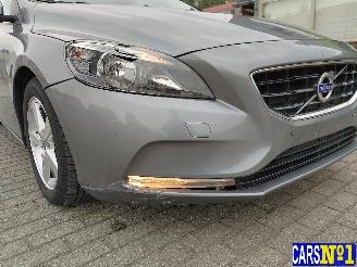 Volvo V-40  picture 9