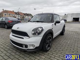 Vaurioauto  passenger cars Mini Paceman  2014/2