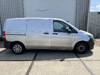 Mercedes Vito 111 CDI Lang picture 2