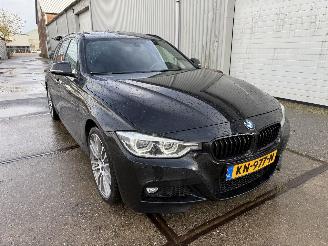 Unfallwagen BMW 3-serie 320i X-Drive Touring M-Sport 2016/3