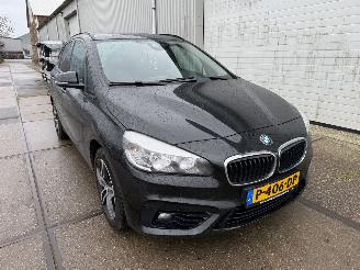Unfallwagen BMW 2-serie 218d Sport 2015/6