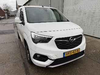 skadebil bedrijf Opel Combo 1.6D L1H1 Innovation 100PK 2020/3