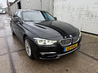 Voiture accidenté BMW 3-serie 320i Luxury Line Executive 2018/7