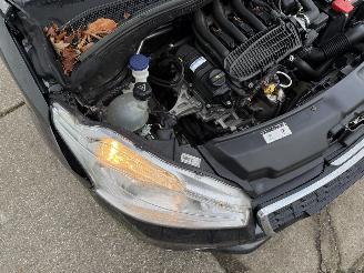 Peugeot 208 1.2 VTi Urban Soul picture 17