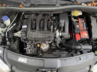 Peugeot 208 1.2 VTi Urban Soul picture 12