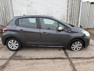 Peugeot 208 1.2 VTi Urban Soul picture 3