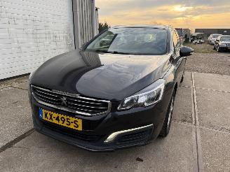 Vaurioauto  passenger cars Peugeot 508 1.6 e-THP Blue Lease Executive 2017/1