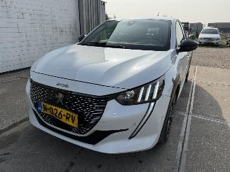 Peugeot e-208 GT Pack 50 kWh picture 7