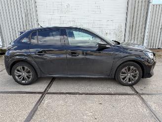 Peugeot e-208 Blue Lease Allure 50 kWh picture 2