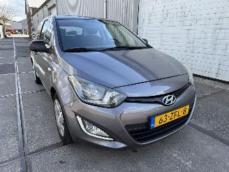 krockskadad bil auto Hyundai I-20 1.2i First Edition Airco 2012/10