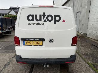 Volkswagen Transporter 2.0 TDI L2H1 28 110PK Navigatie Trekhaak picture 4