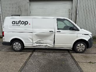 Volkswagen Transporter 2.0 TDI L2H1 28 110PK Navigatie Trekhaak picture 13