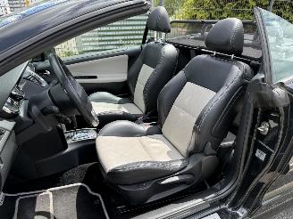 Peugeot 207 1.6 VTi Roland Garros Automaat picture 17