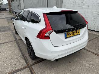 Volvo V-60 2.0 D2 R-Design Automaat picture 5