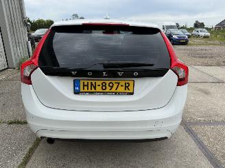 Volvo V-60 2.0 D2 R-Design Automaat picture 2