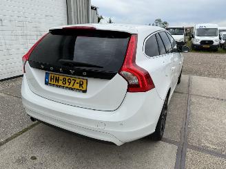 Auto incidentate Volvo V-60 2.0 D2 R-Design Automaat 2015/11