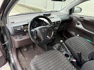 Toyota iQ 1.0 VVTi Comfort picture 13