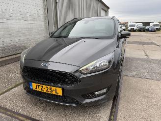 Coche accidentado Ford Focus 1.0 ST-Line 2017/4