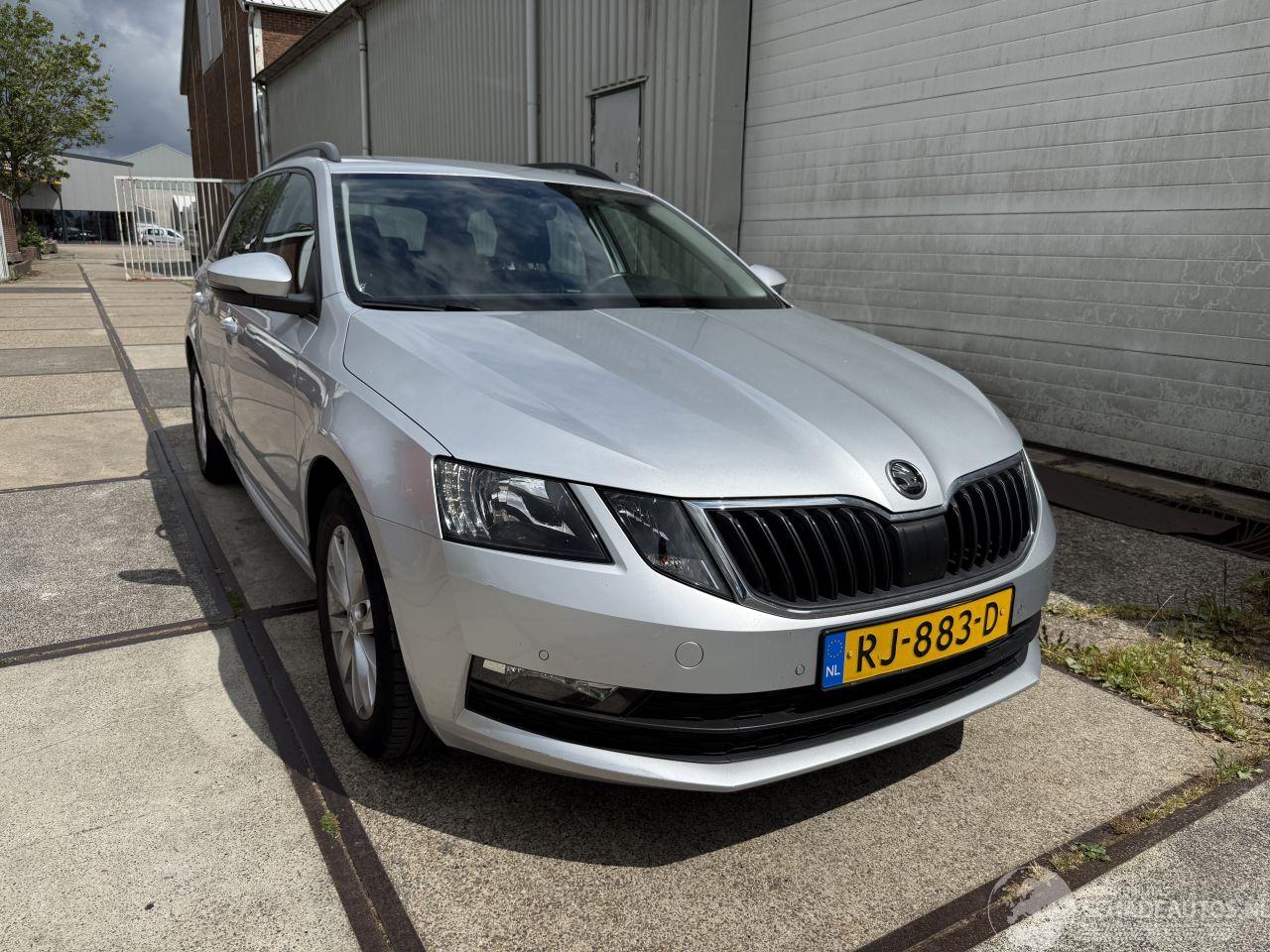Skoda Octavia 1.0 TSI Ambition Business