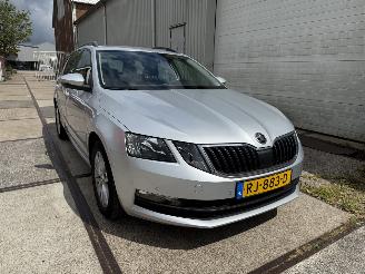 Voiture accidenté Skoda Octavia 1.0 TSI Ambition Business 2018/1
