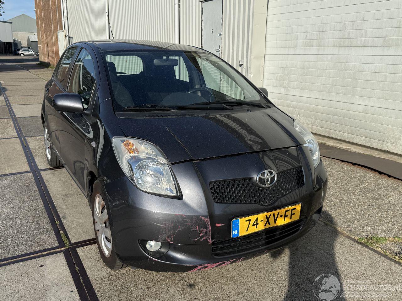 Toyota Yaris 1.3 VVTi Sol Automaat