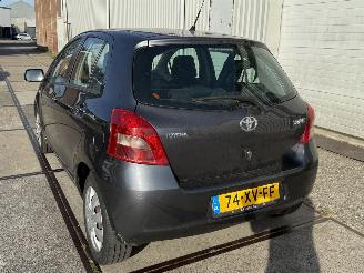 Toyota Yaris 1.3 VVTi Sol Automaat picture 5