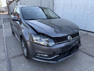 Schadeauto Volkswagen Polo 1.2 TSI Allstar Navigatie 2017/6