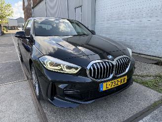 Auto incidentate BMW 1-serie 118i M-Sport Automaat 2021/6