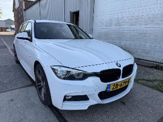 Damaged car BMW 3-serie 330i Touring M-Sport 2019/4
