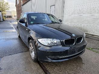 BMW 1-serie 118i Business Line Navigatie picture 1