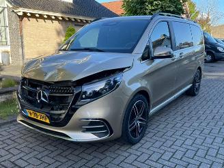Voiture accidenté Mercedes V-klasse 300d Lang AMG LINE PANO BURMESTER LEDER 2024/11