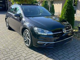 Volkswagen Golf 1.0 TSI Comfortline PANO NAVI CAMERA picture 6