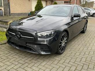 Voiture accidenté Mercedes E-klasse 300 de AMG LINE WIDESCREEN NIGHT LED 2021/11