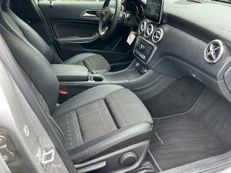 Mercedes A-klasse 180 d SPORT NAVI LED PDC picture 9