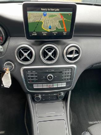 Mercedes A-klasse 180 d SPORT NAVI LED PDC picture 8