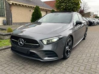 uszkodzony samochody osobowe Mercedes A-klasse 180 d AMG LINE PANO NAVI CAMERA LED 2020/10