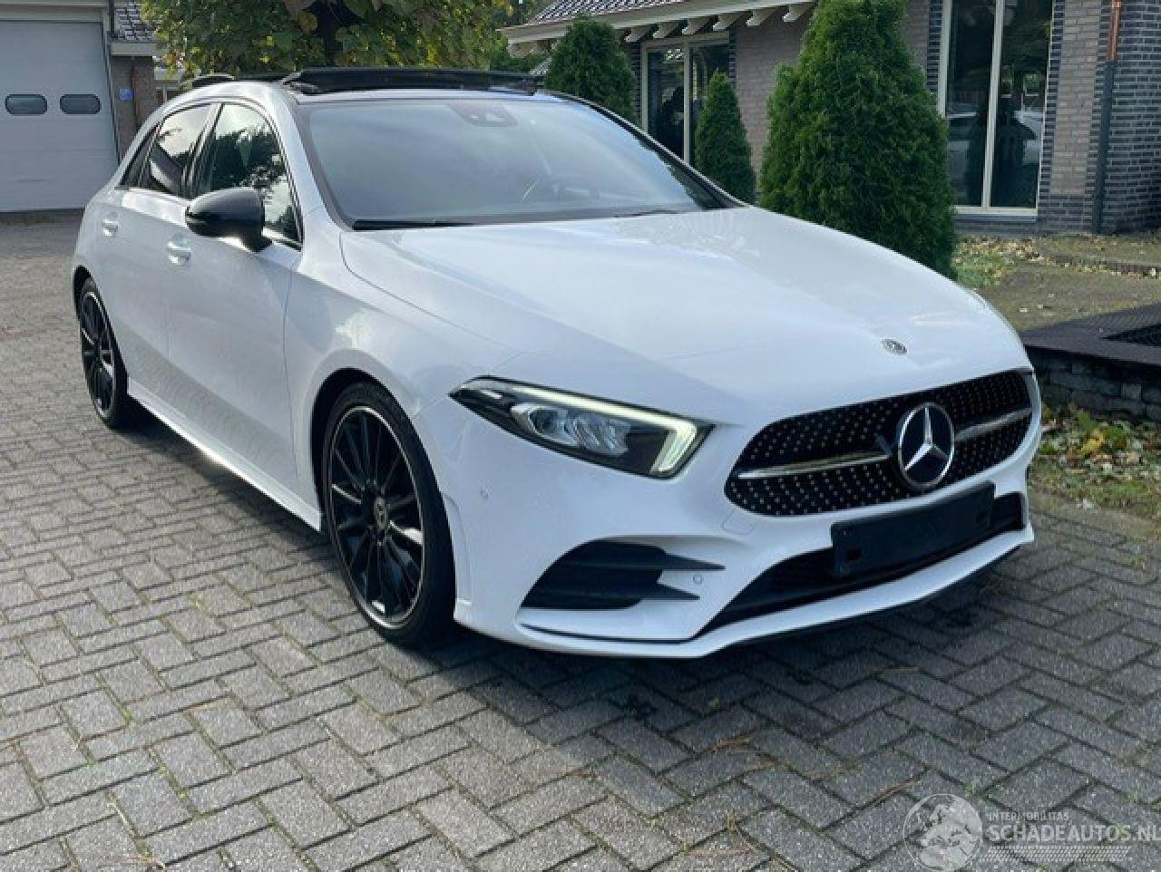 Mercedes A-klasse 200 d AMG LINE PANO LED NAVI CAMERA