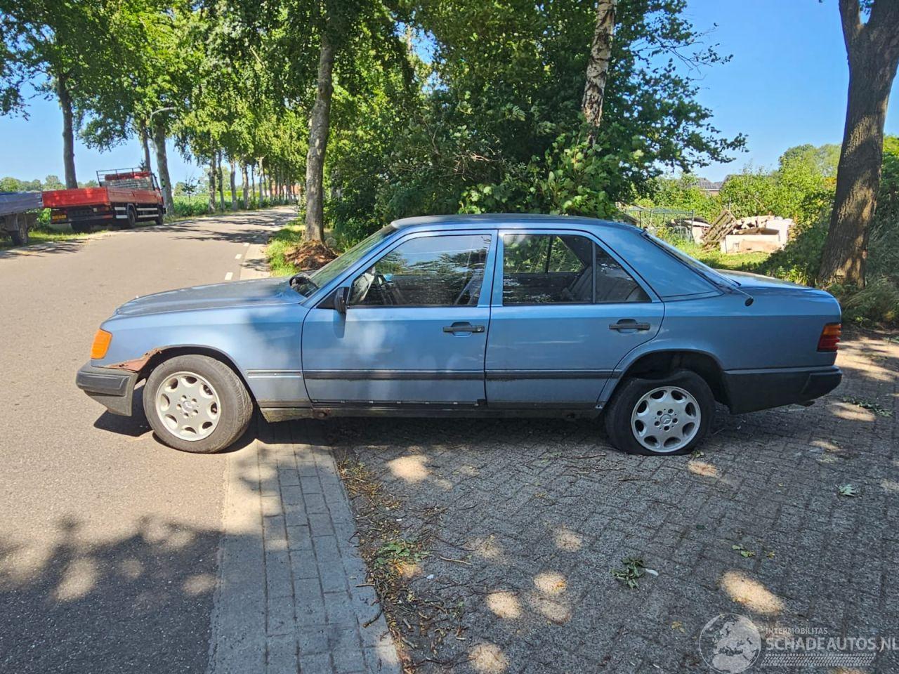 Mercedes 200-280 260 E W124