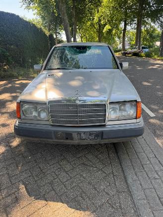 Auto da rottamare Mercedes 200-serie 230 E 1992/1