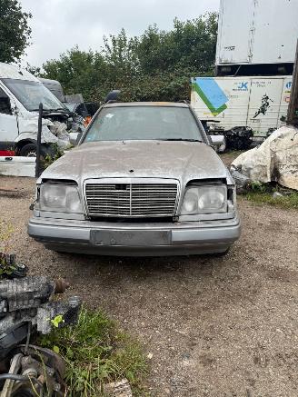 Uttjänta bilar auto Mercedes E-klasse E 250 D 1989/1