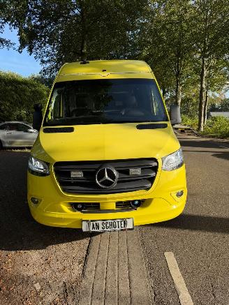 skadebil bedrijf Mercedes Sprinter SPRINTER 319 CDI AMBULANCE 2020/1