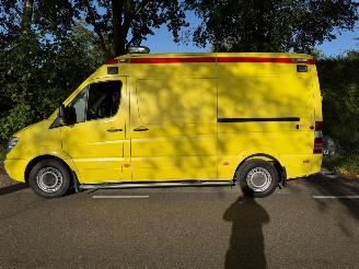 Mercedes Sprinter SPRINTER 319 CDI AMBULANCE picture 3