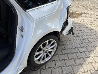 Audi A4 Avant HYBRIDE AUTOMAAT S LINE NAVI CLIMA VIRT DASH B.J 06-2019 picture 15